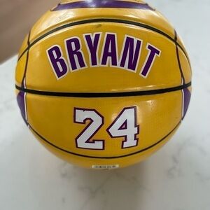 Vintage limited spalding los angeles lakers kobe bryant basketball #24 yellow